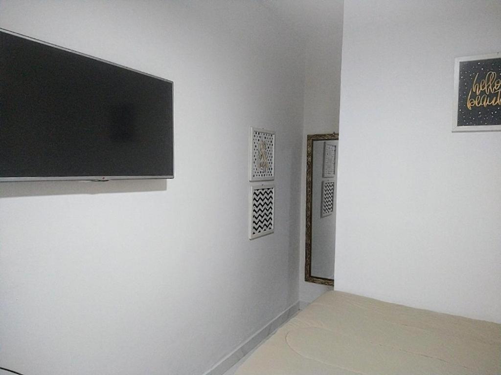 Hospedagem Primeira Quadra Da Praia ปรายากรันเด ภายนอก รูปภาพ